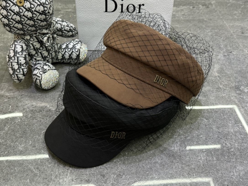 CHRISTIAN DIOR